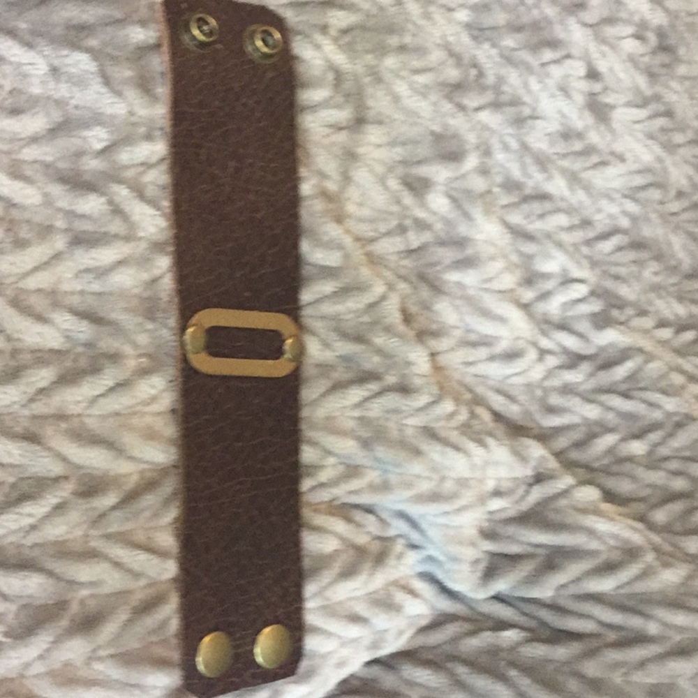 Handmade leather cuff - Picture 4 of 5